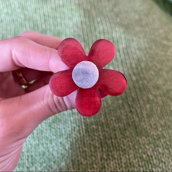 ✨SOLD✨ flower plastic ring - Picture 5 of 8